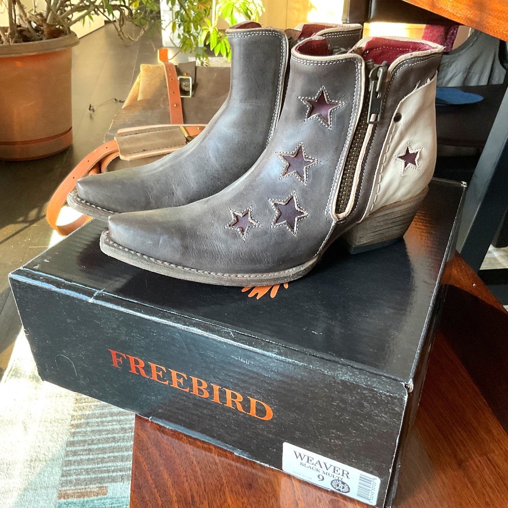 Gorgeous leather Freebird Booties / shooties